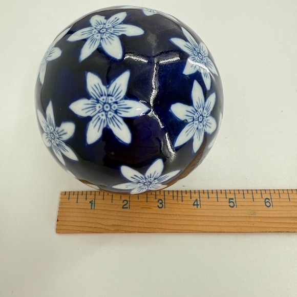 Vintage Blue White Floral‎ Glazed Glass Decorative Orb Large Ball - Picture 4 of 4
